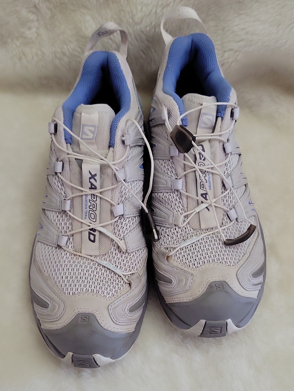 SALOMON XA Pro 3D Women's Trail Sneakers - Light Gray & Blue. Size 9.5